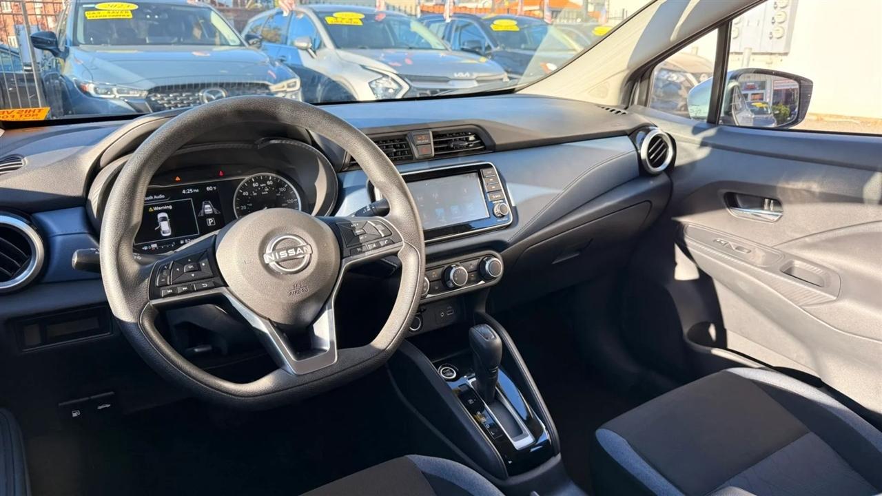 Nissan Versa SV 2025