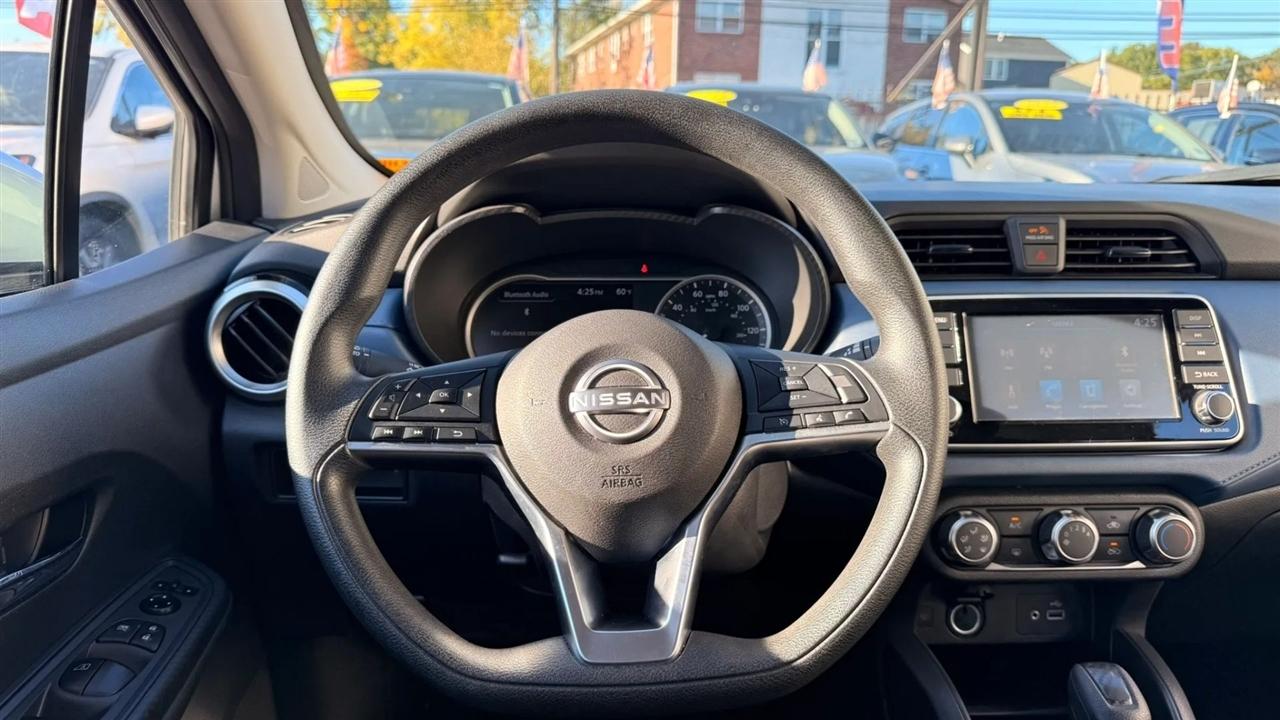 Nissan Versa SV 2025