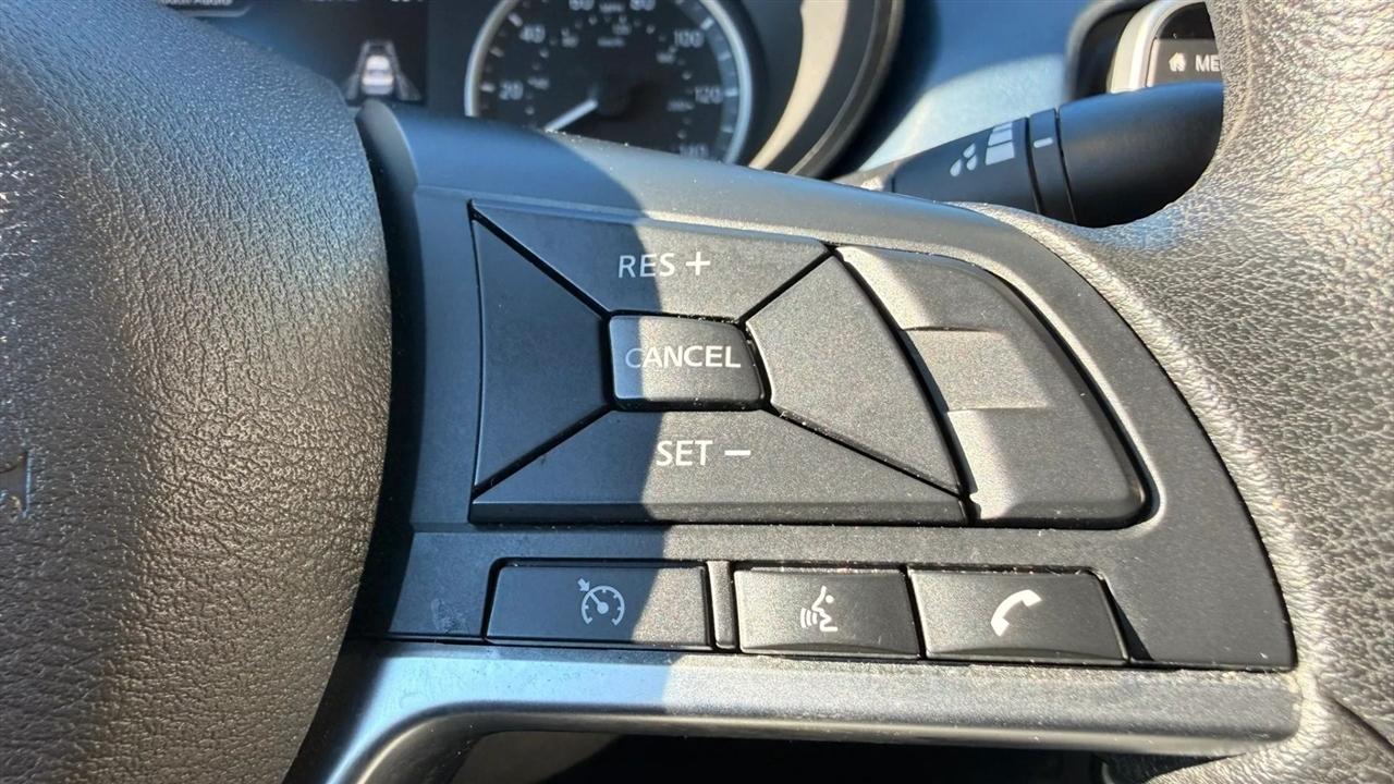 Nissan Versa SV 2025