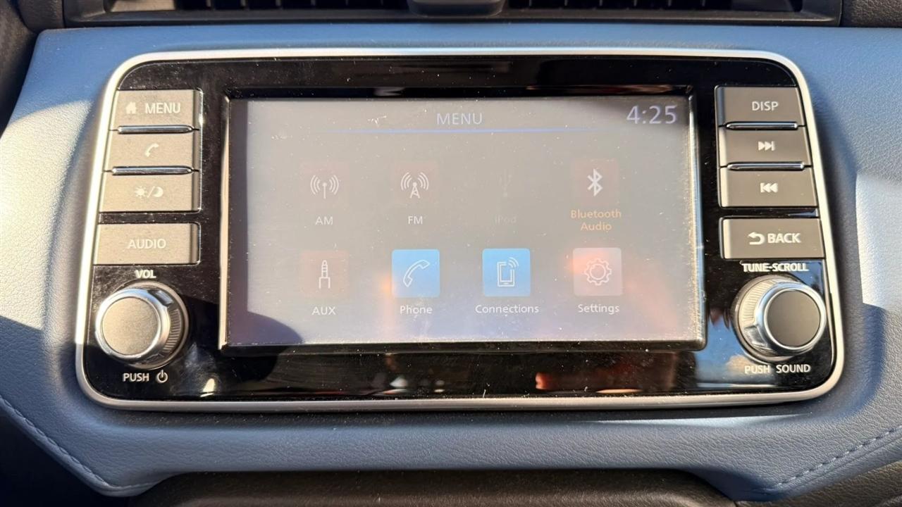 Nissan Versa SV 2025