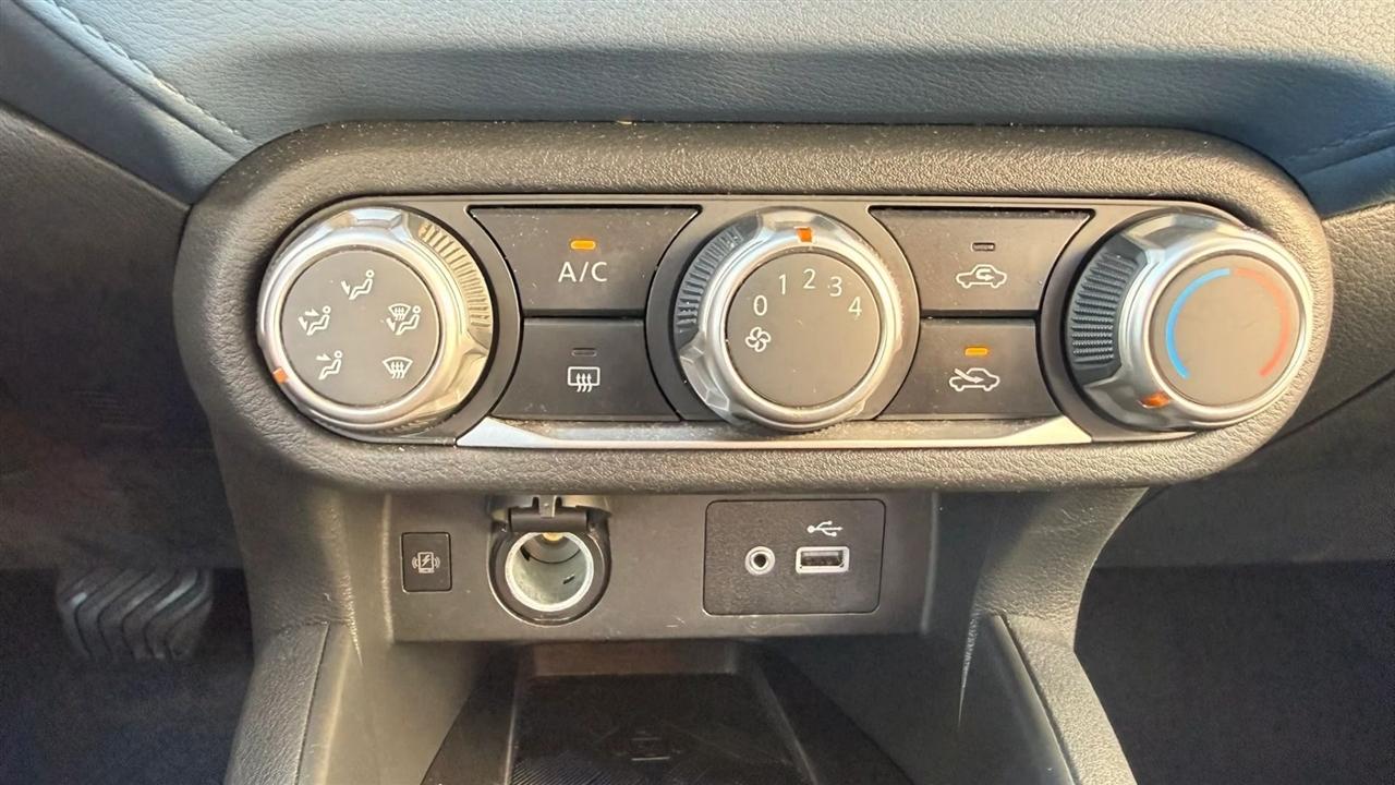 Nissan Versa SV 2025