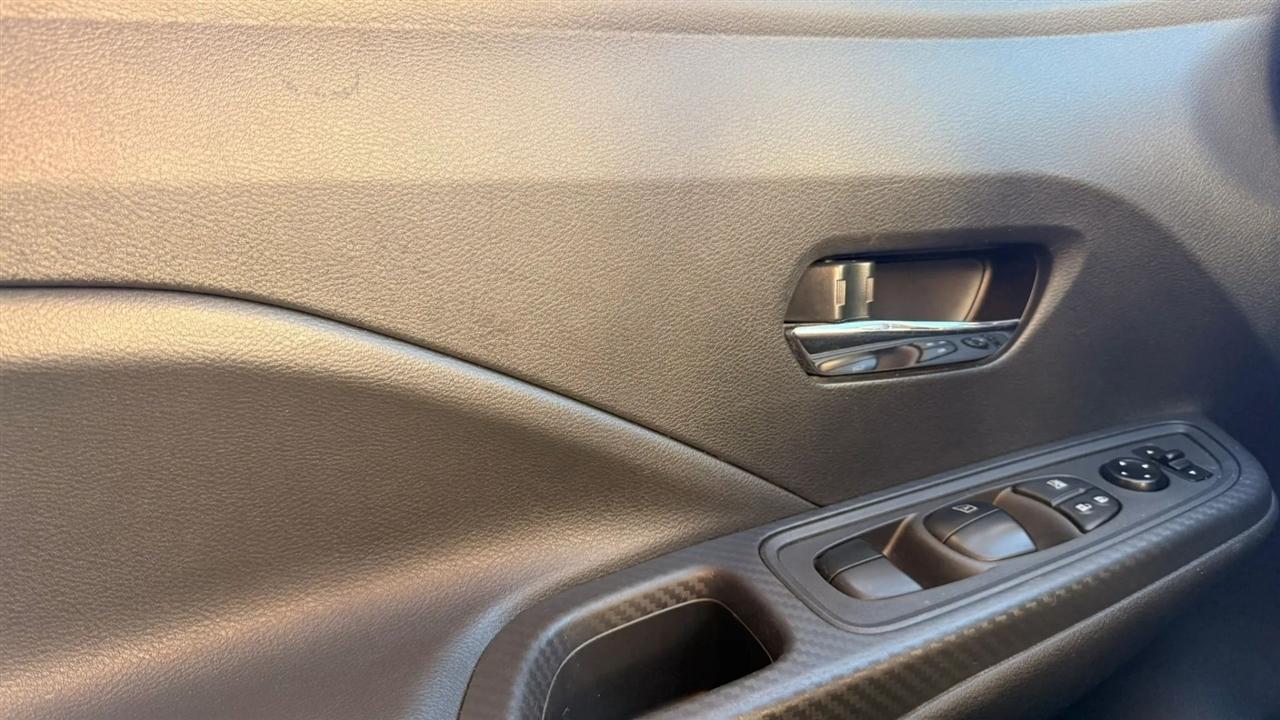 Nissan Versa SV 2025