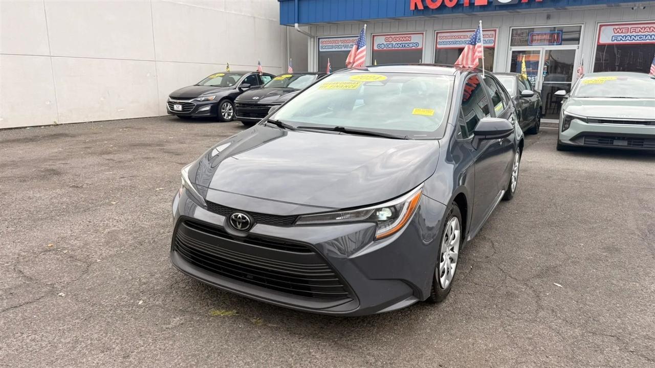 Toyota Corolla LE 2024