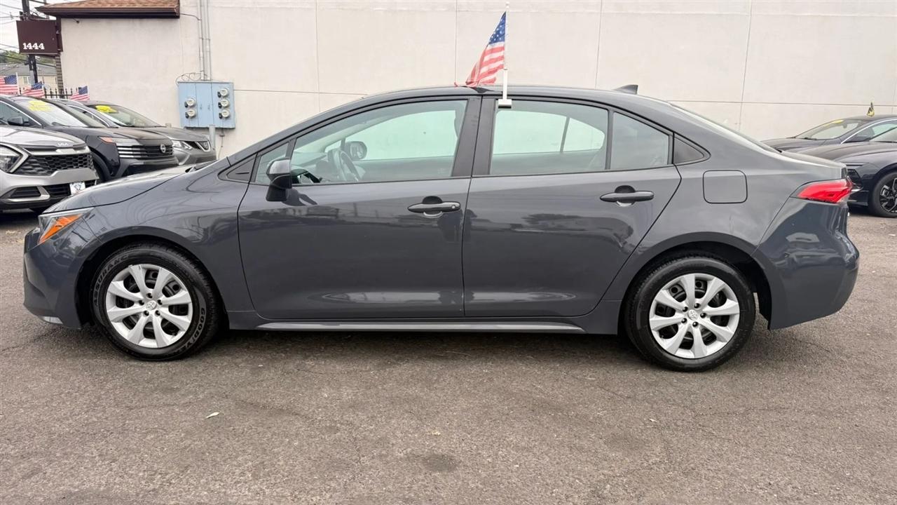 Toyota Corolla LE 2024