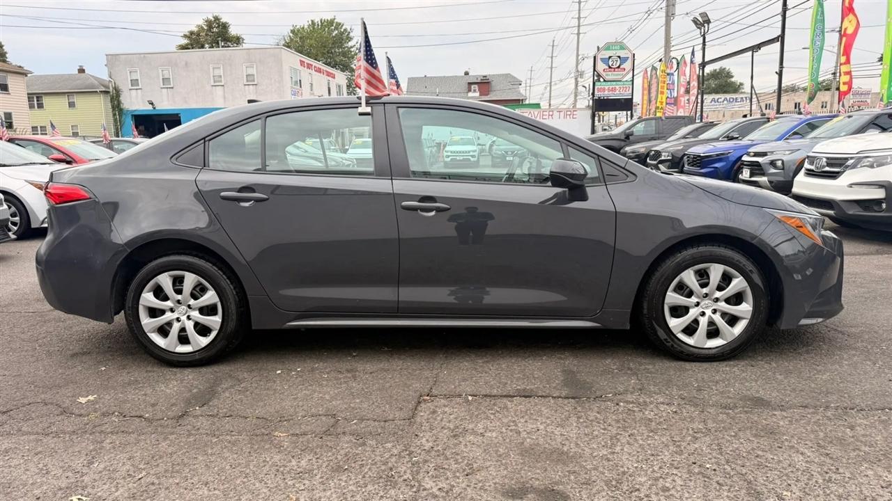 Toyota Corolla LE 2024