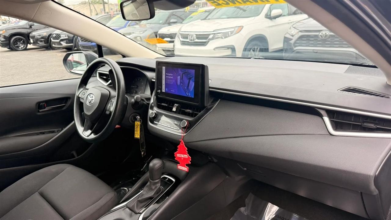 Toyota Corolla LE 2024
