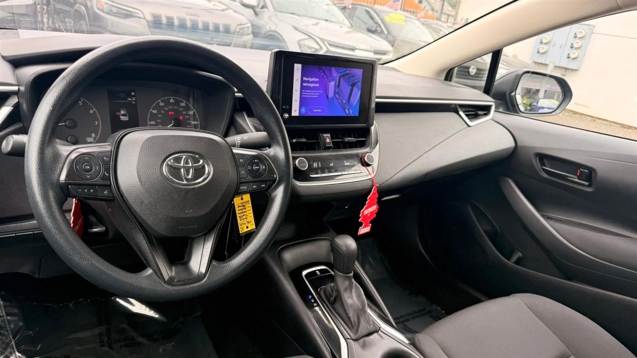 Toyota Corolla LE 2024