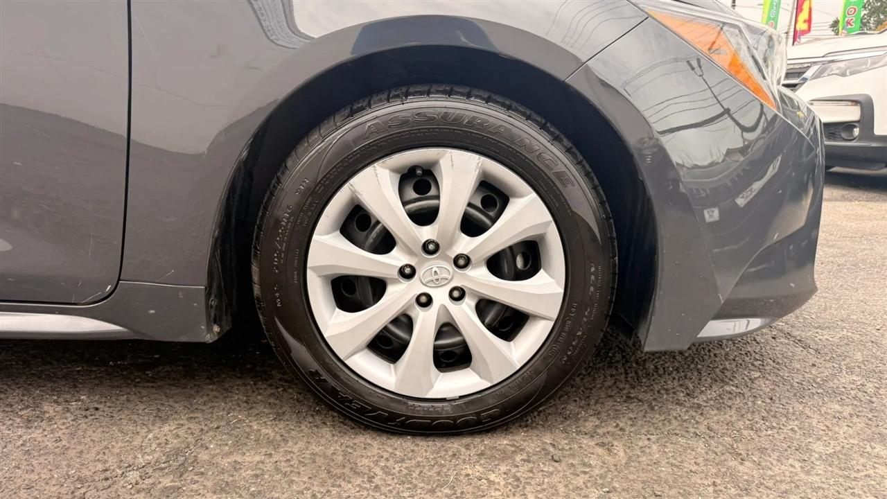 Toyota Corolla LE 2024