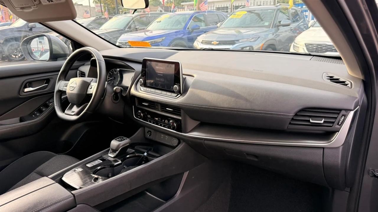 Nissan Rogue SV 2025