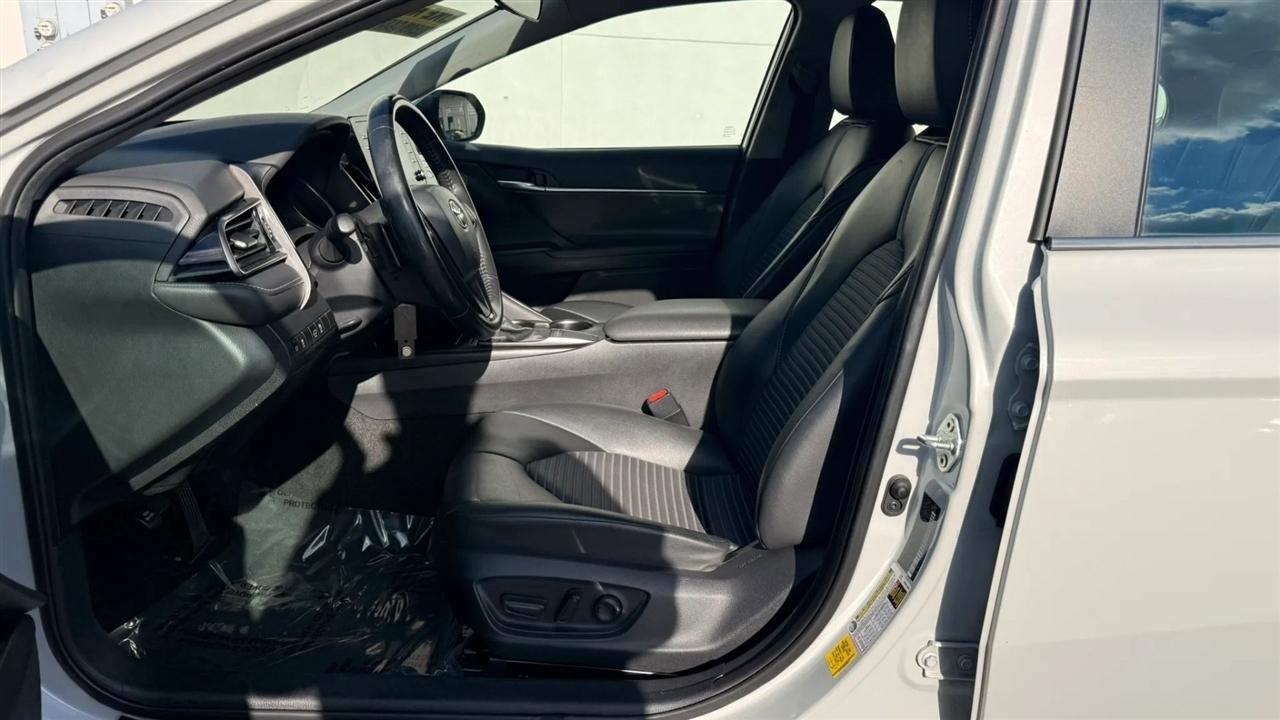 Toyota Camry SE 2024