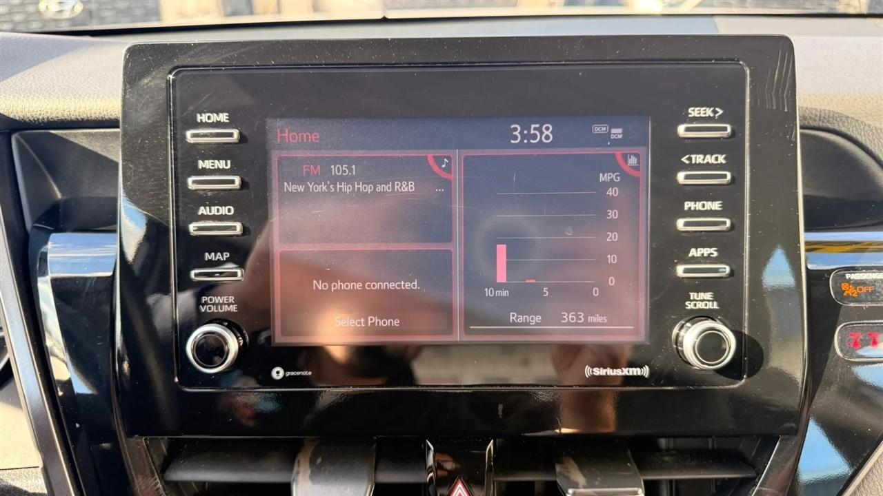 Toyota Camry SE 2024