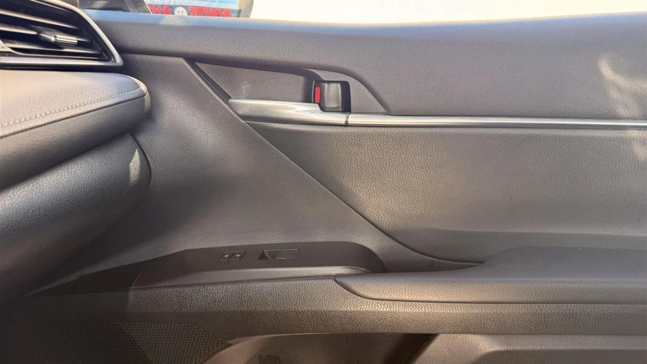 Toyota Camry SE 2024