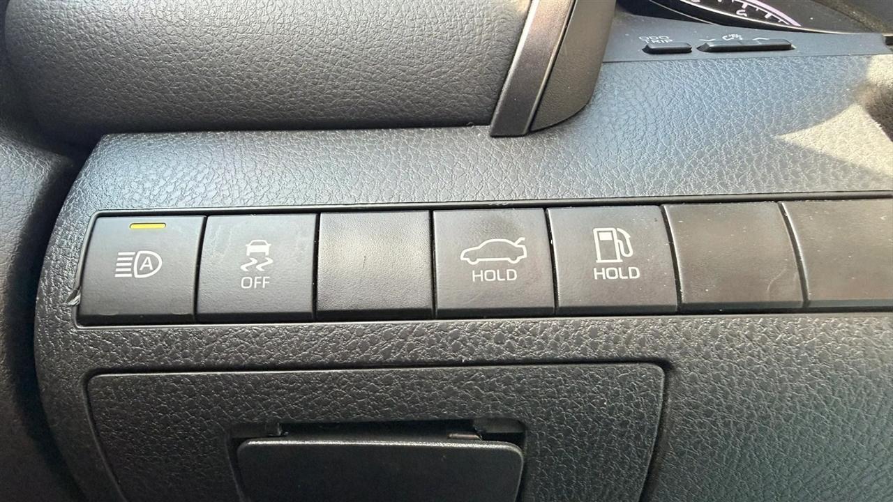 Toyota Camry SE 2024