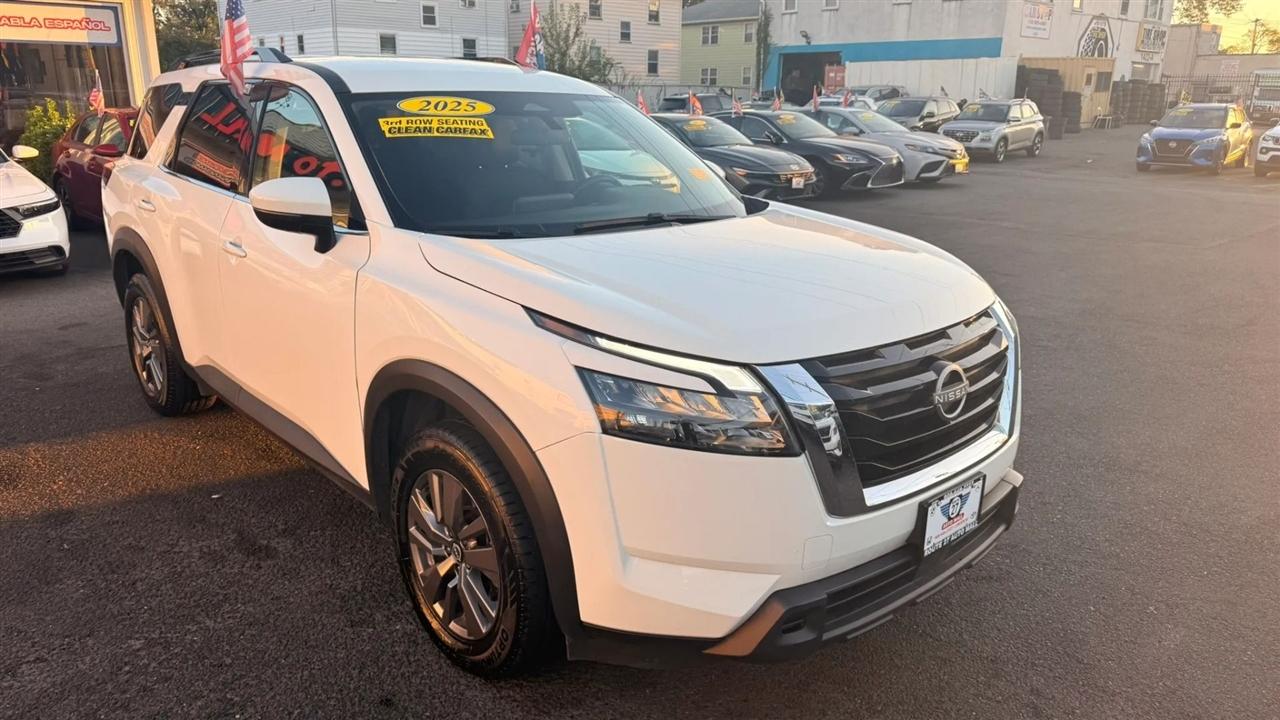 Nissan Pathfinder SV 4WD 2025