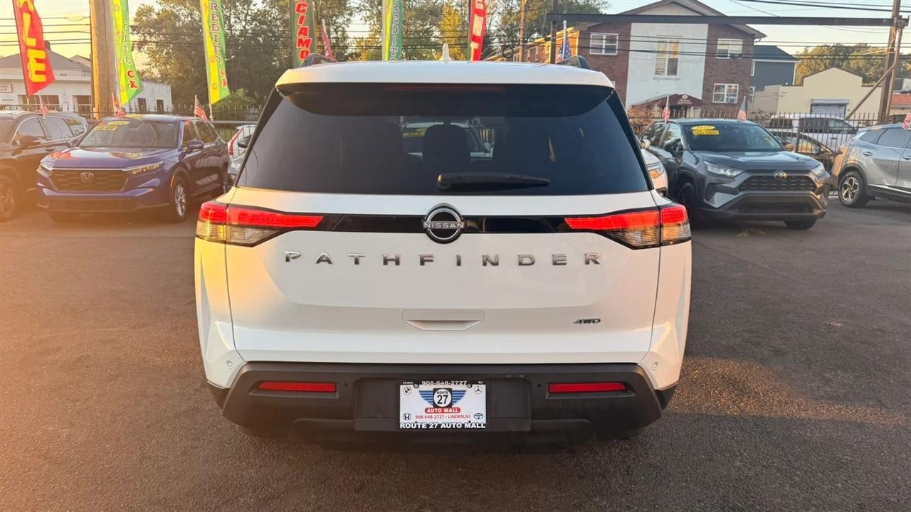 Nissan Pathfinder SV 4WD 2025