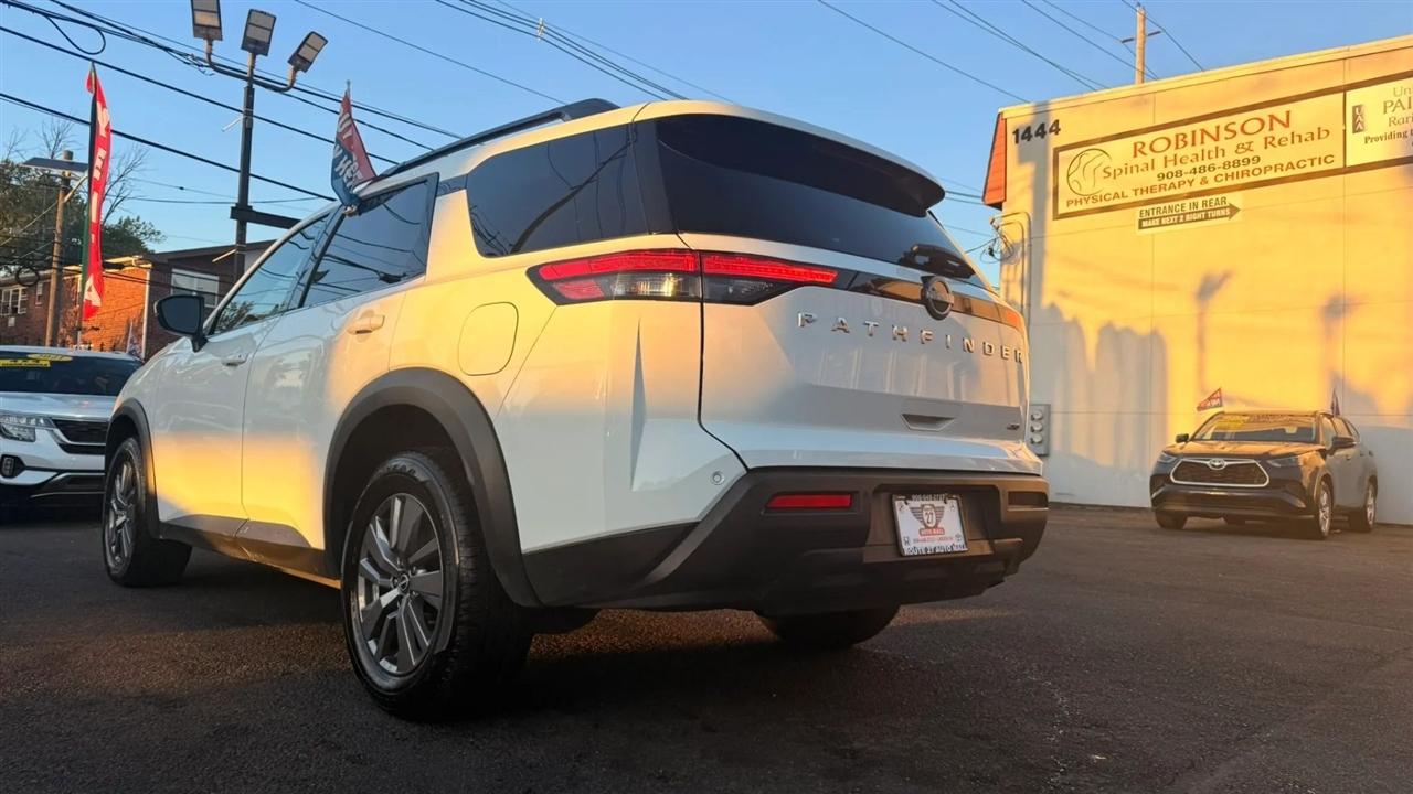 Nissan Pathfinder SV 4WD 2025