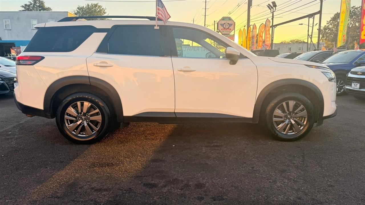 Nissan Pathfinder SV 4WD 2025