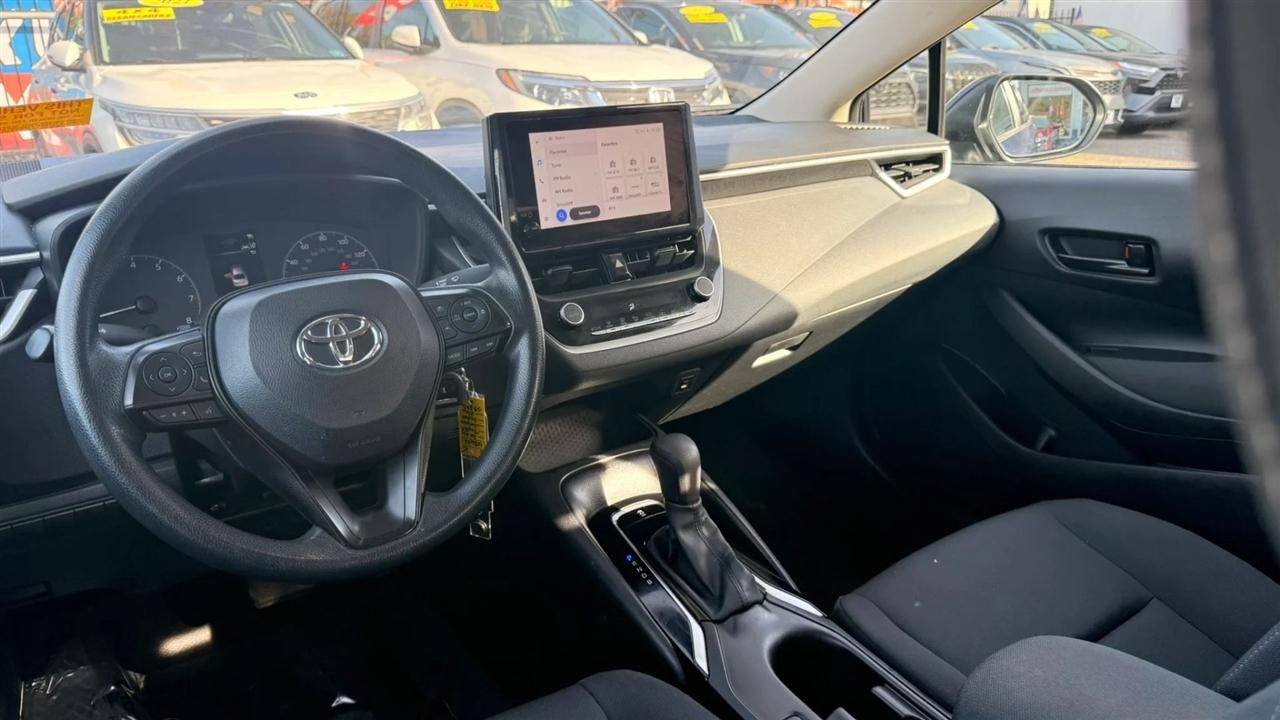 Toyota Corolla LE 2024