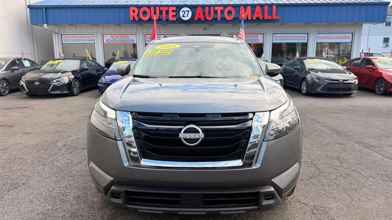 Nissan Pathfinder SV 2024