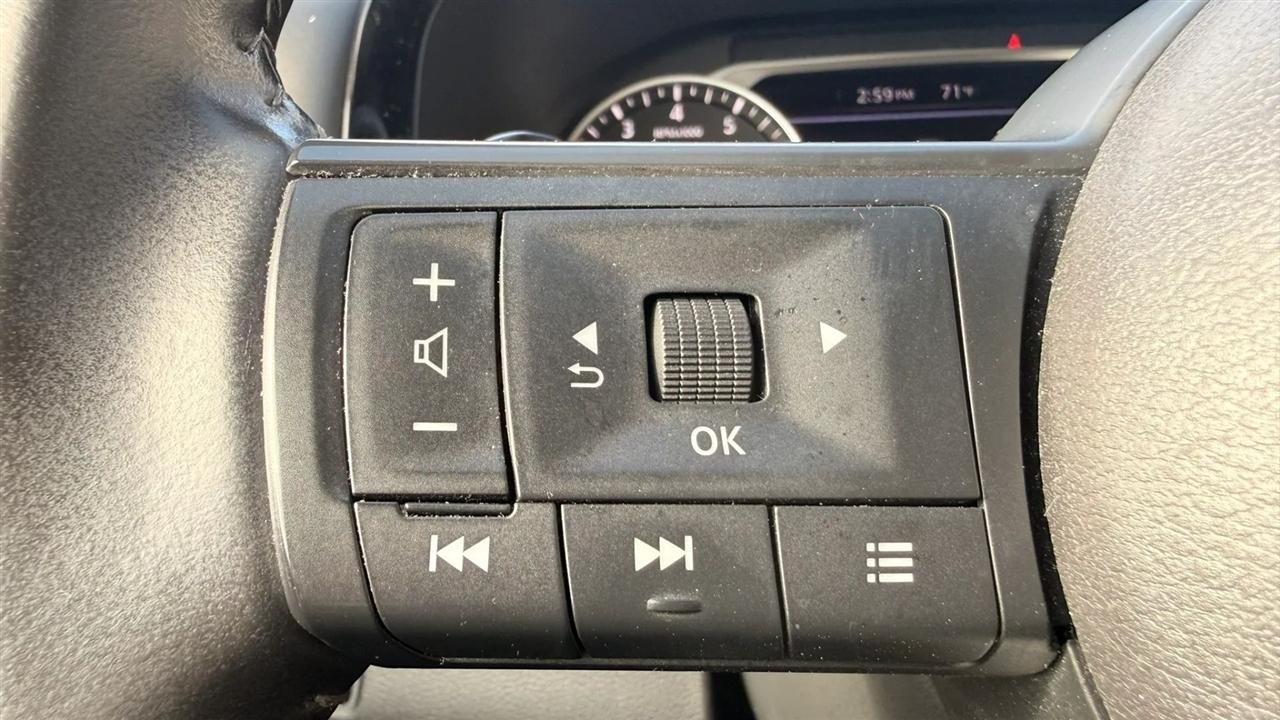 Nissan Pathfinder SV 2024