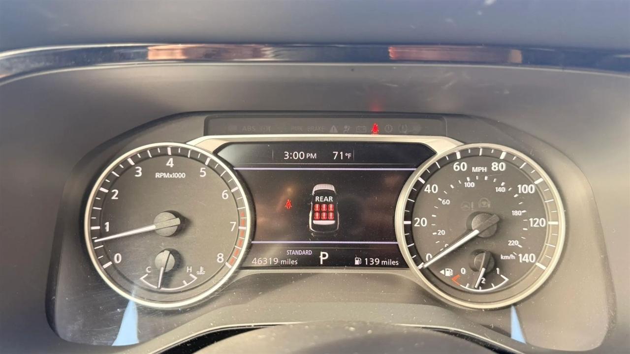 Nissan Pathfinder SV 2024