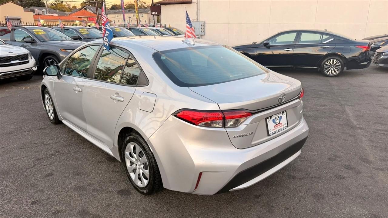 Toyota Corolla LE 2021