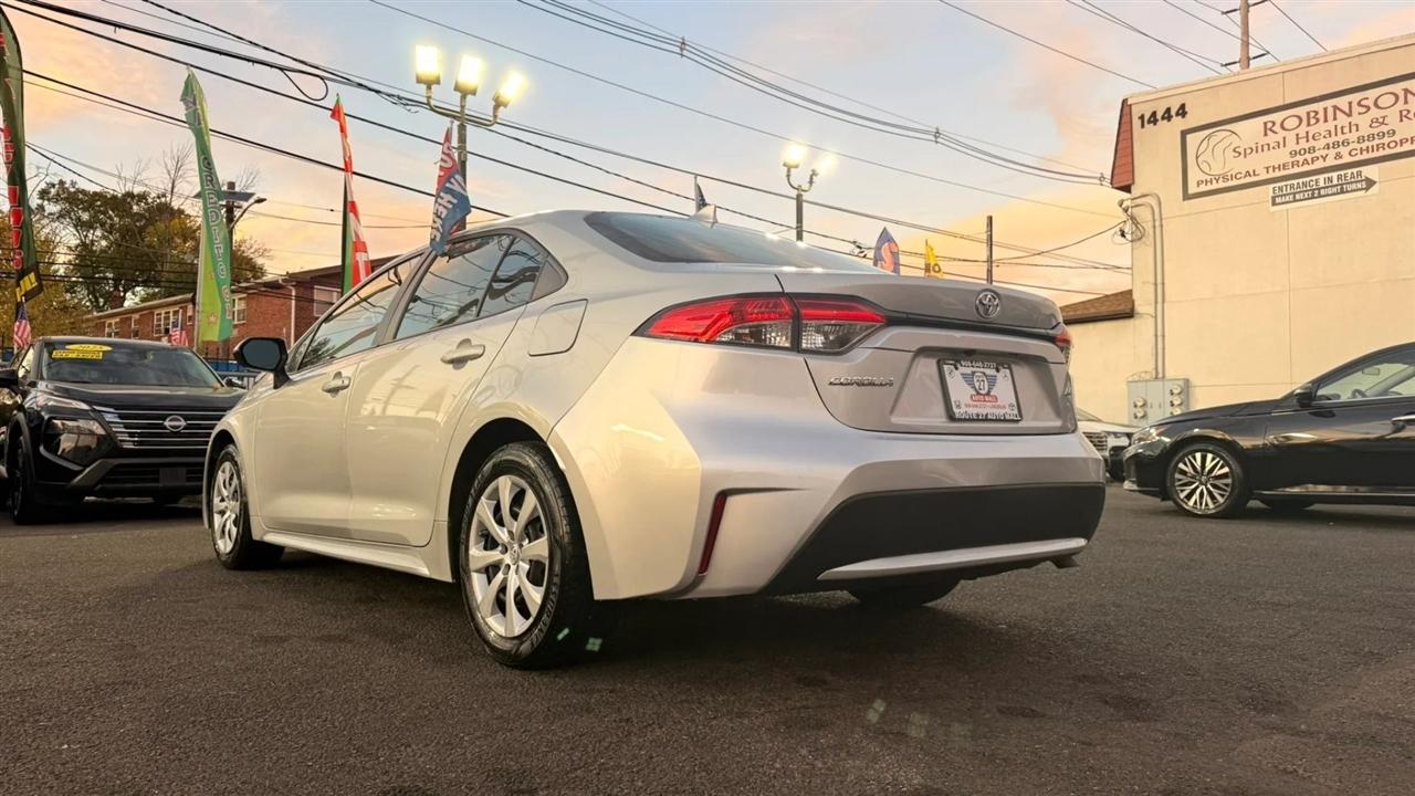 Toyota Corolla LE 2021