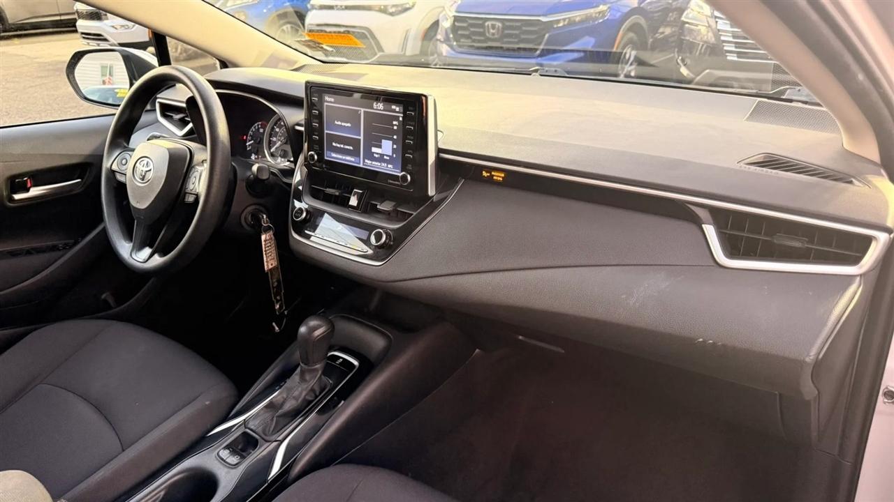 Toyota Corolla LE 2021