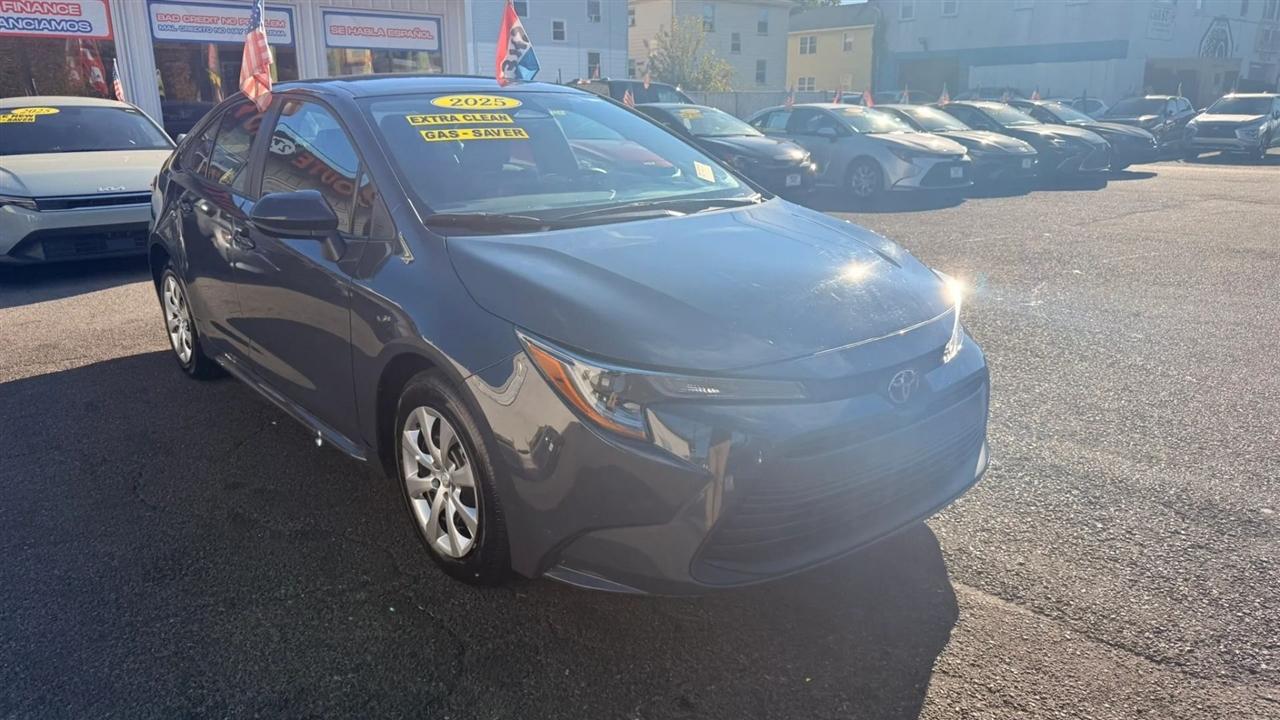 Toyota Corolla LE 2025
