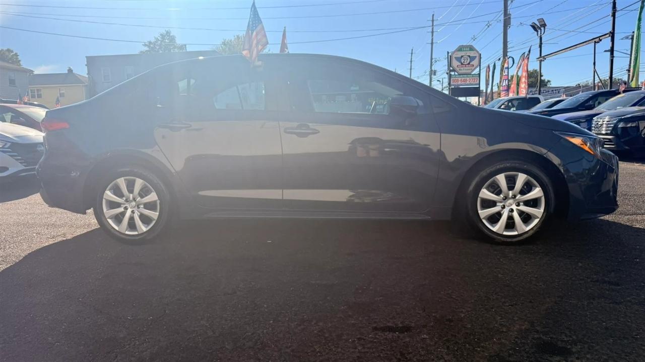 Toyota Corolla LE 2025
