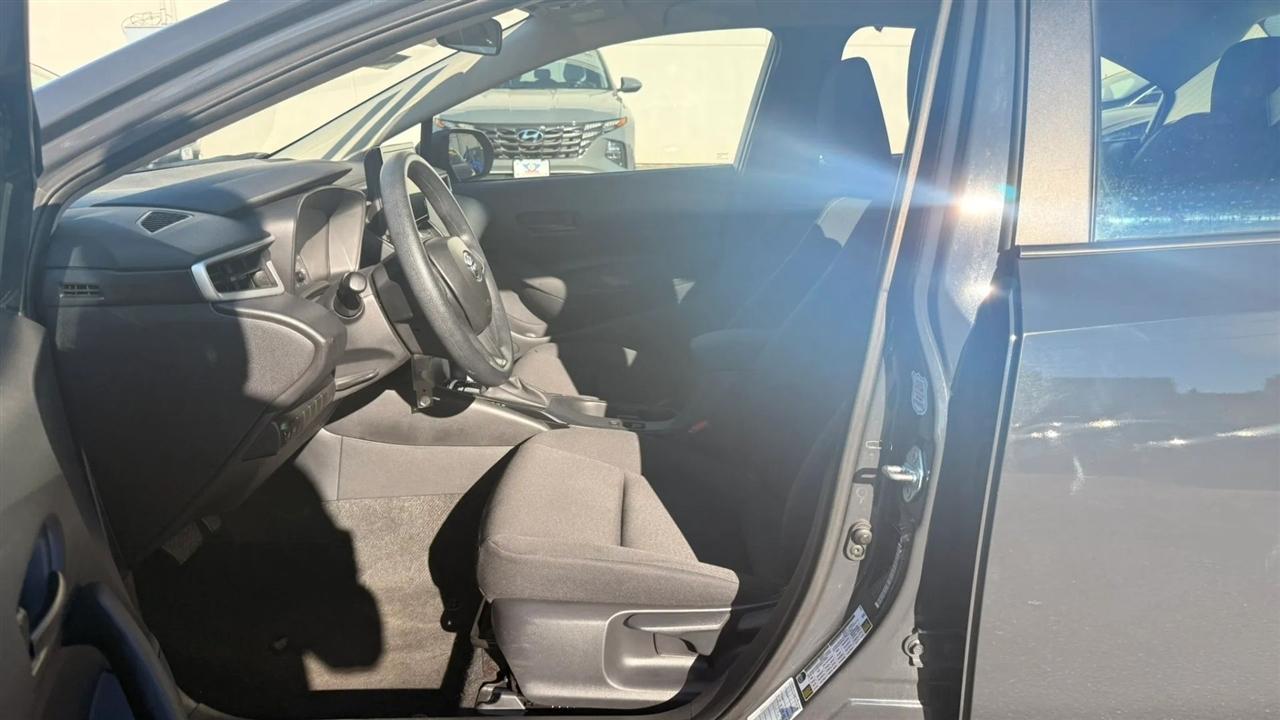 Toyota Corolla LE 2025