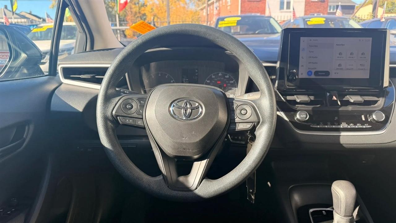 Toyota Corolla LE 2025