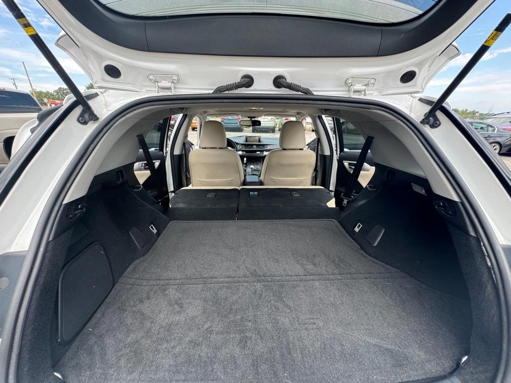 Lexus CT 200h Base 2012