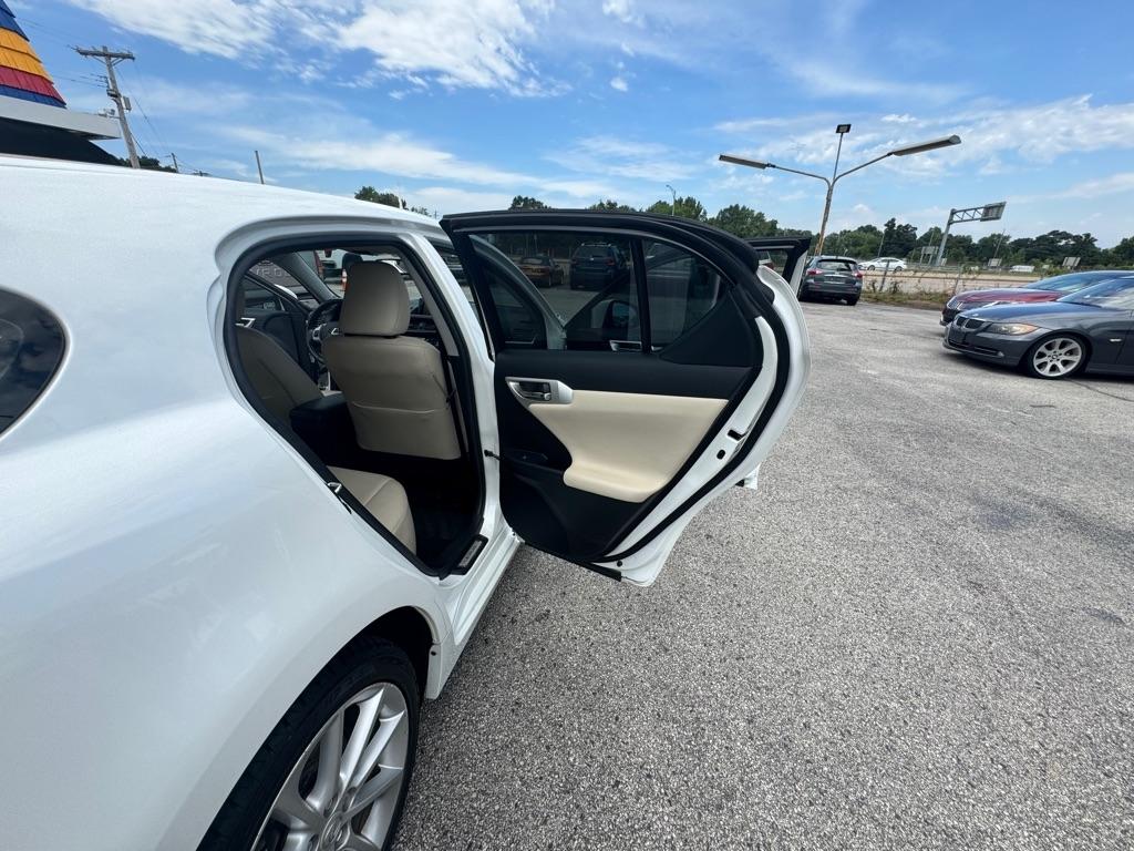 Lexus CT 200h Base 2012