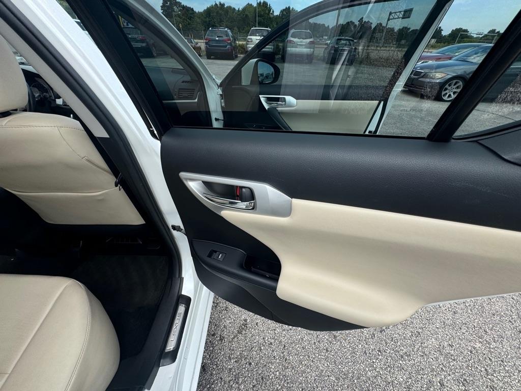 Lexus CT 200h Base 2012