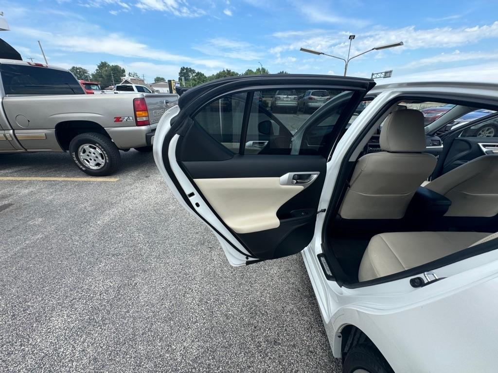 Lexus CT 200h Base 2012