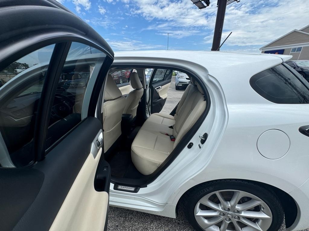 Lexus CT 200h Base 2012