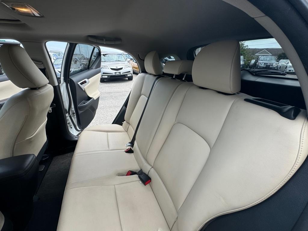 Lexus CT 200h Base 2012