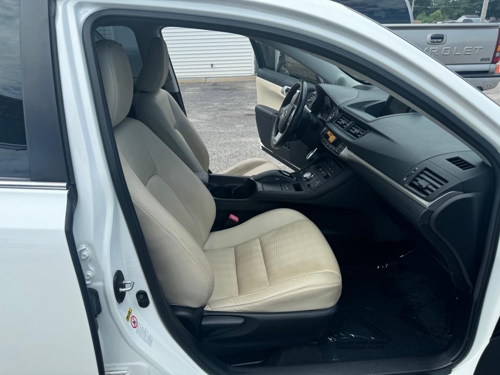 Lexus CT 200h Base 2012