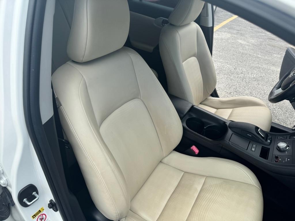 Lexus CT 200h Base 2012