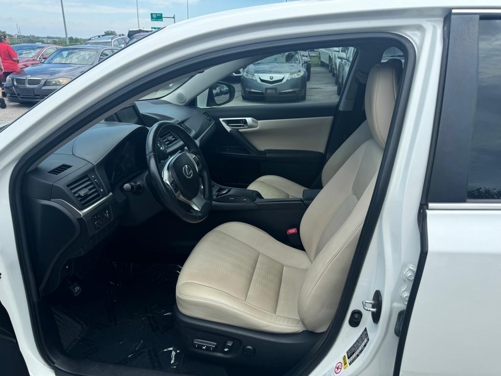 Lexus CT 200h Base 2012