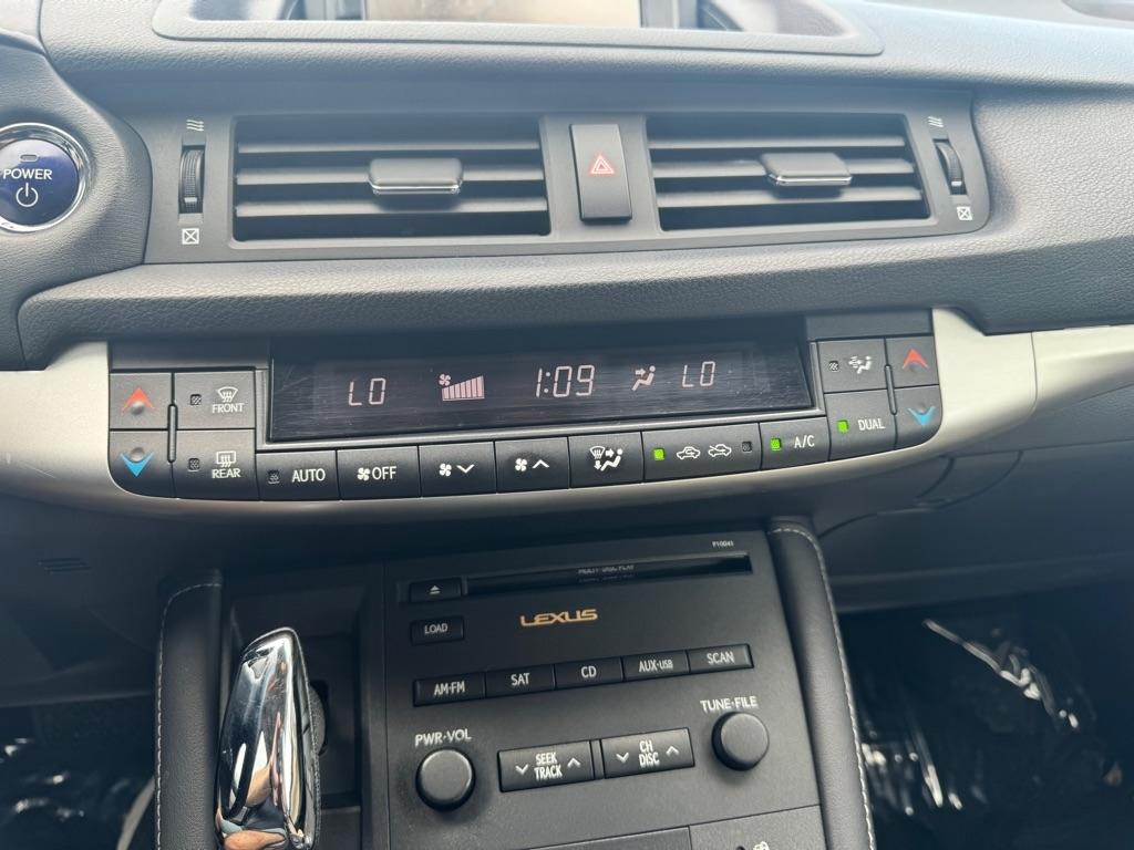 Lexus CT 200h Base 2012