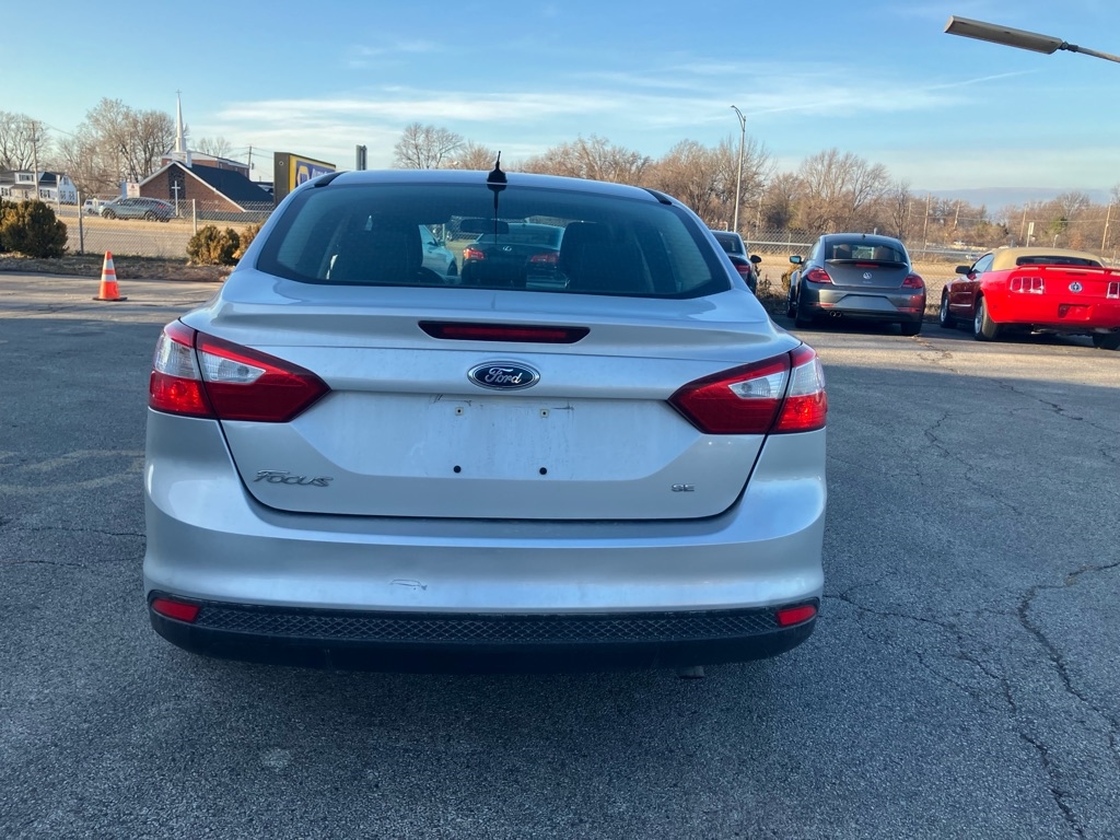 Ford Focus SE Sedan 2012