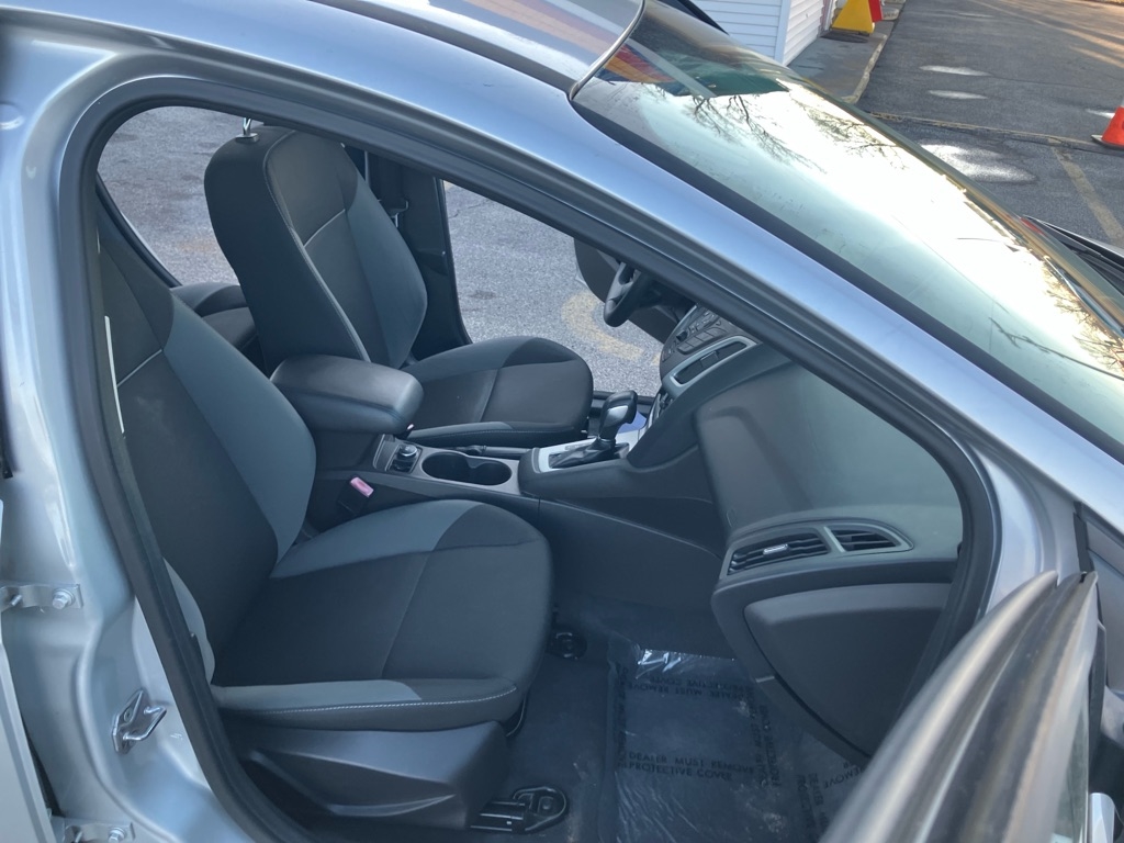 Ford Focus SE Sedan 2012