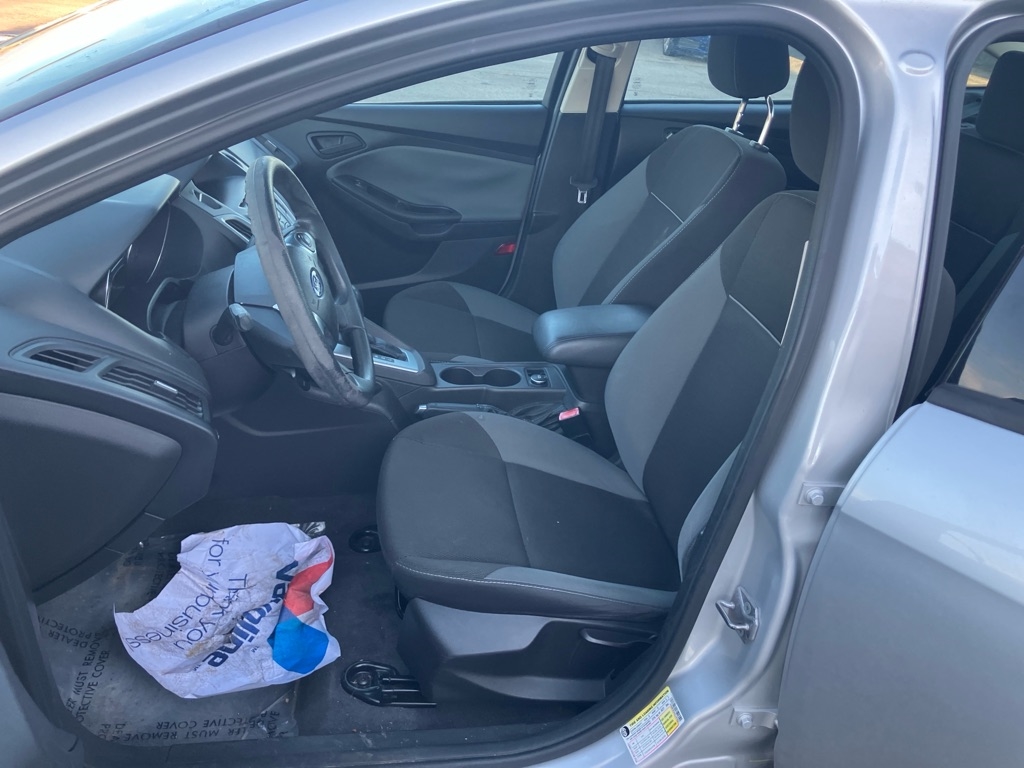 Ford Focus SE Sedan 2012