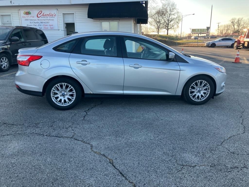 Ford Focus SE Sedan 2012