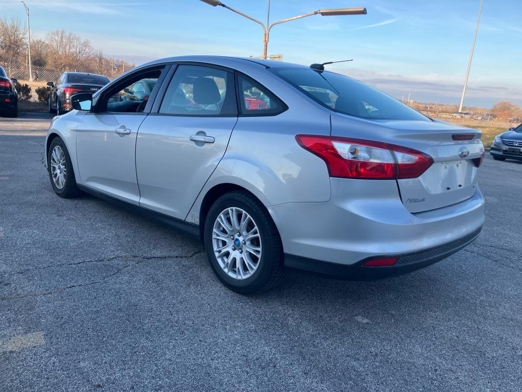 Ford Focus SE Sedan 2012