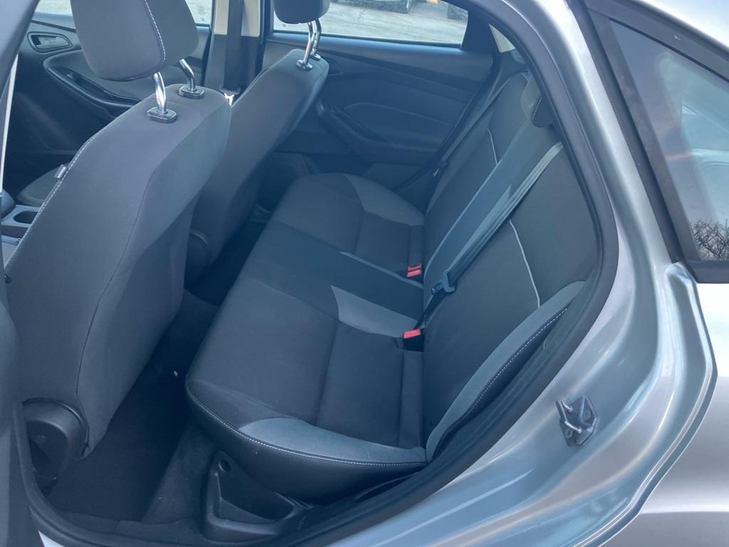 Ford Focus SE Sedan 2012