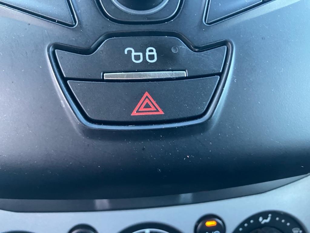 Ford Focus SE Sedan 2012