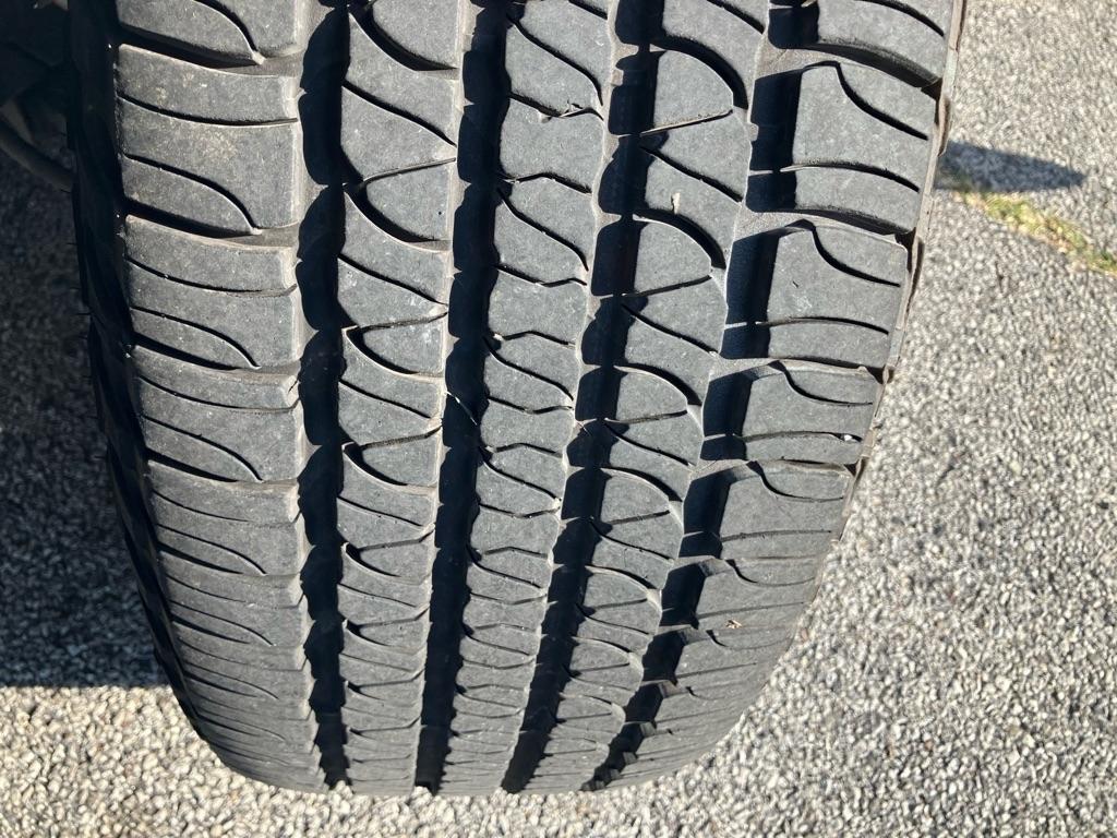 Ford Explorer Base FWD 2014